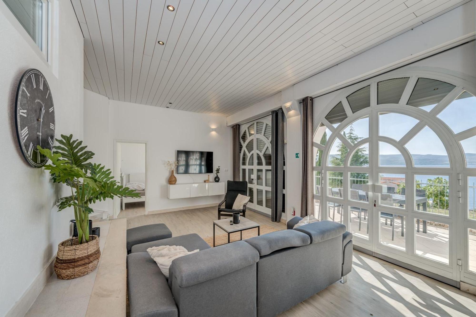 Apartments With Pool Vrdoljak أوميس الغرفة الصورة