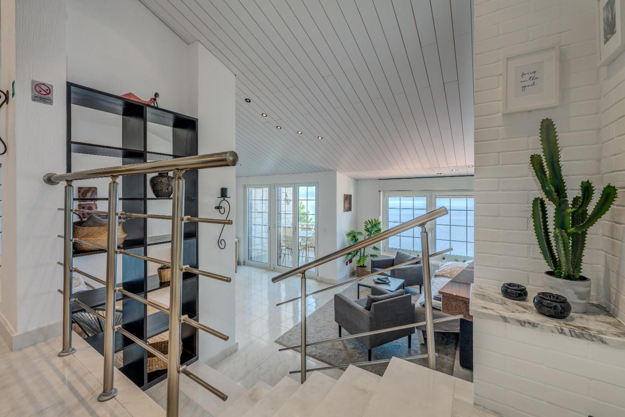Apartments With Pool Vrdoljak أوميس الغرفة الصورة